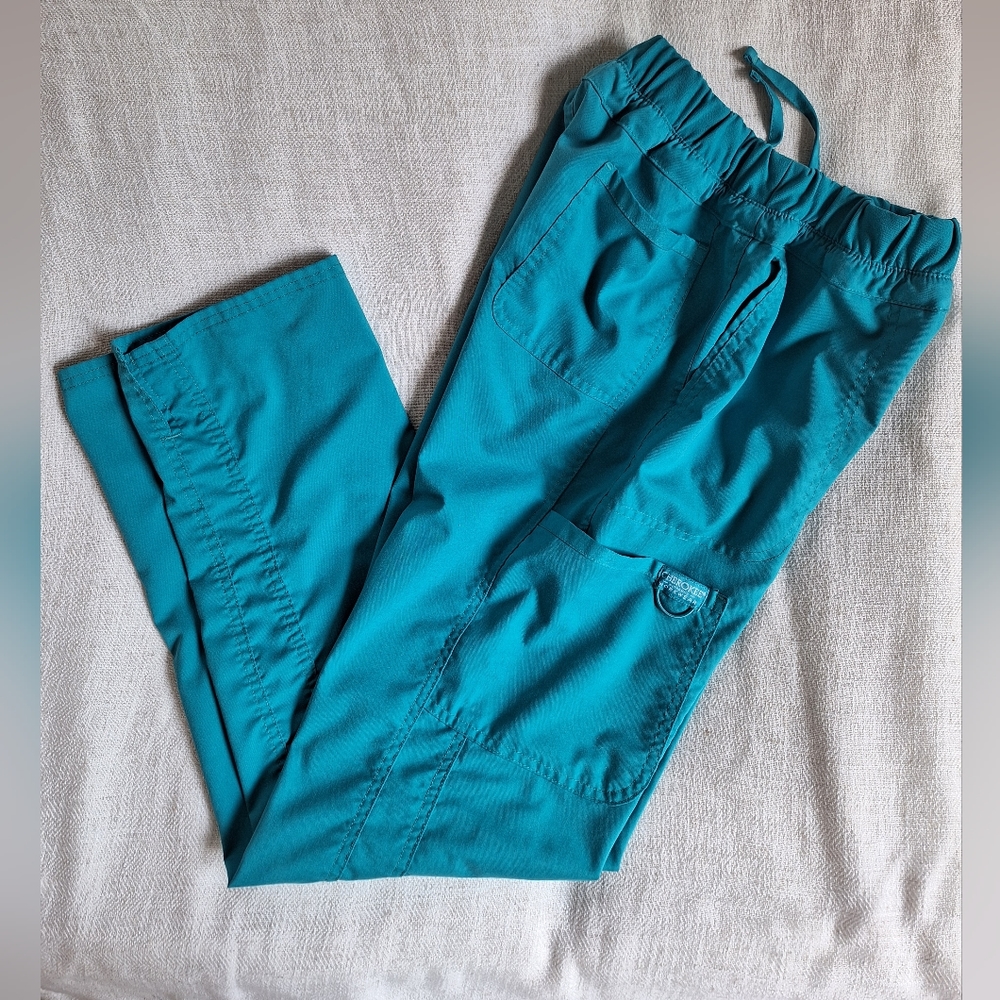 Cherokee Revokution scrub pants small